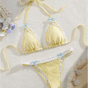 💛 NWT Yellow Lace Trim Triangle Bikini Set – Size M